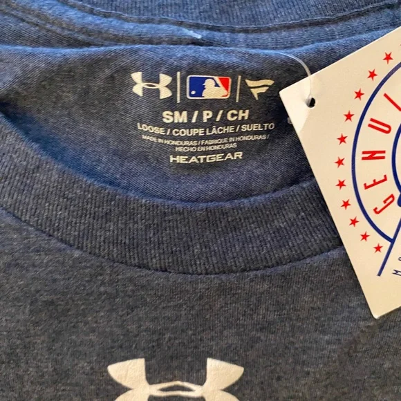 UNDER ARMOUR New York Yankees Size Small Loose Fit NWT - Picture 2 of 4